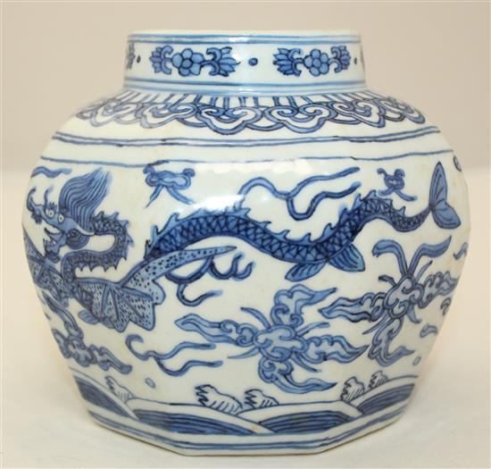A Chinese octagonal blue and white jar, 12.5cm